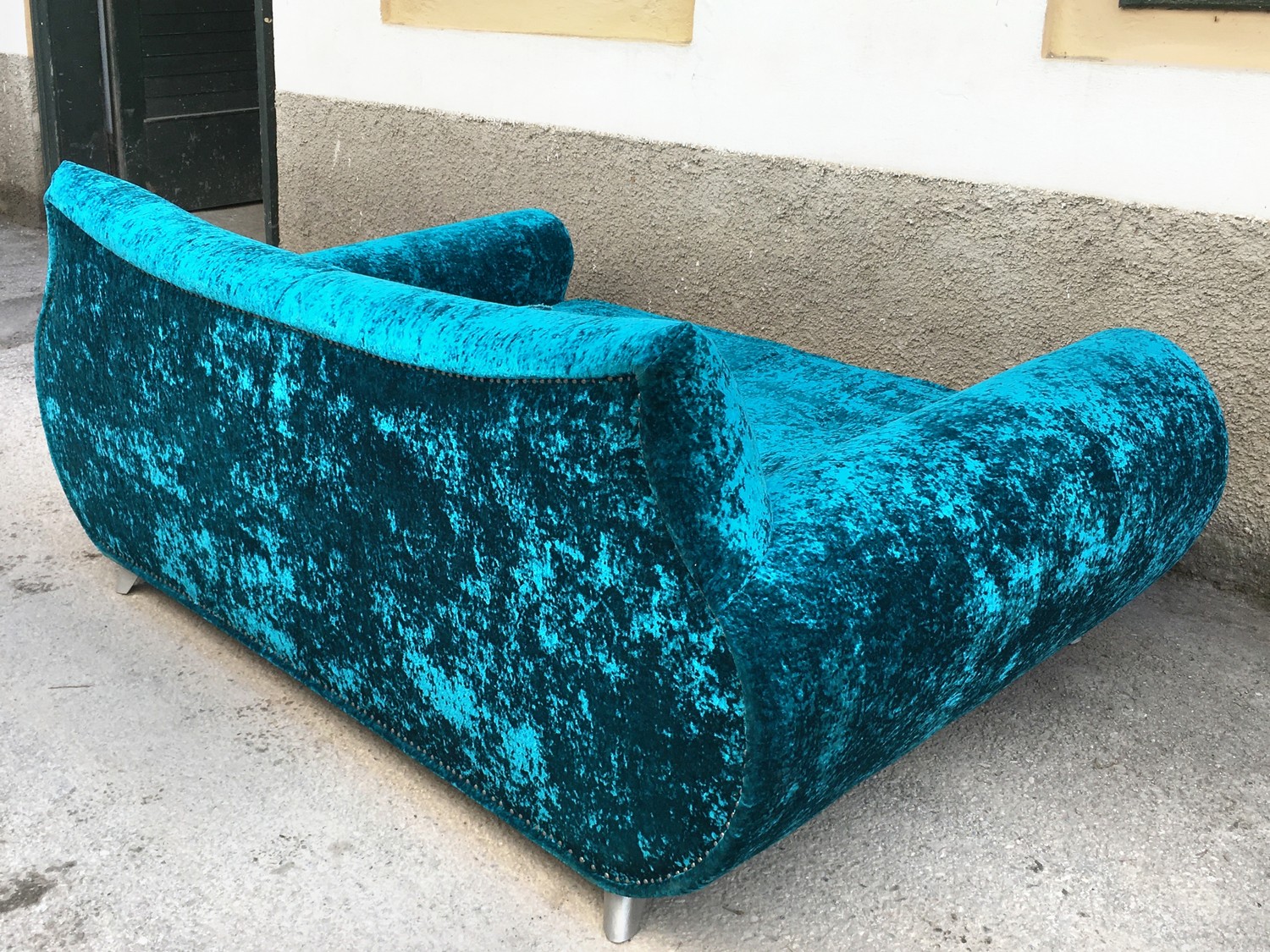 Bretz Sofa Gaudi ausziehbares Bettsofa Schlafsofa Schimmersamt türkis blau silber Designermöbel