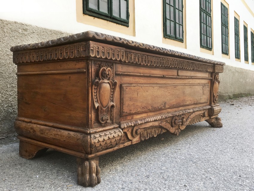 Truhe antik groß Vollholz Barock Renaissance Kommodentruhe