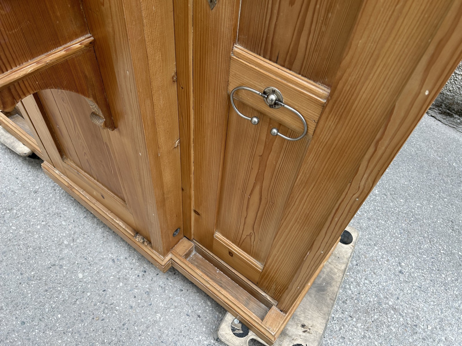 Antiquität Bauernschrank antike Garderobeschrank Vollholz Möbel