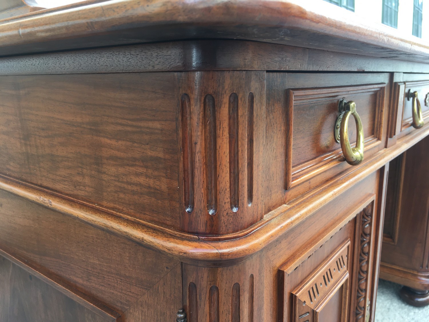 Schreibtisch Historismus antik restauriert groß Freisteher Herrenschreibtisch