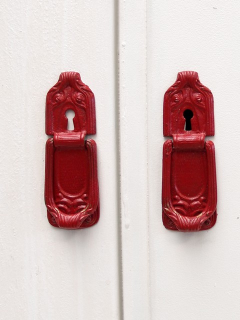 Vintage Schrank weiß rot