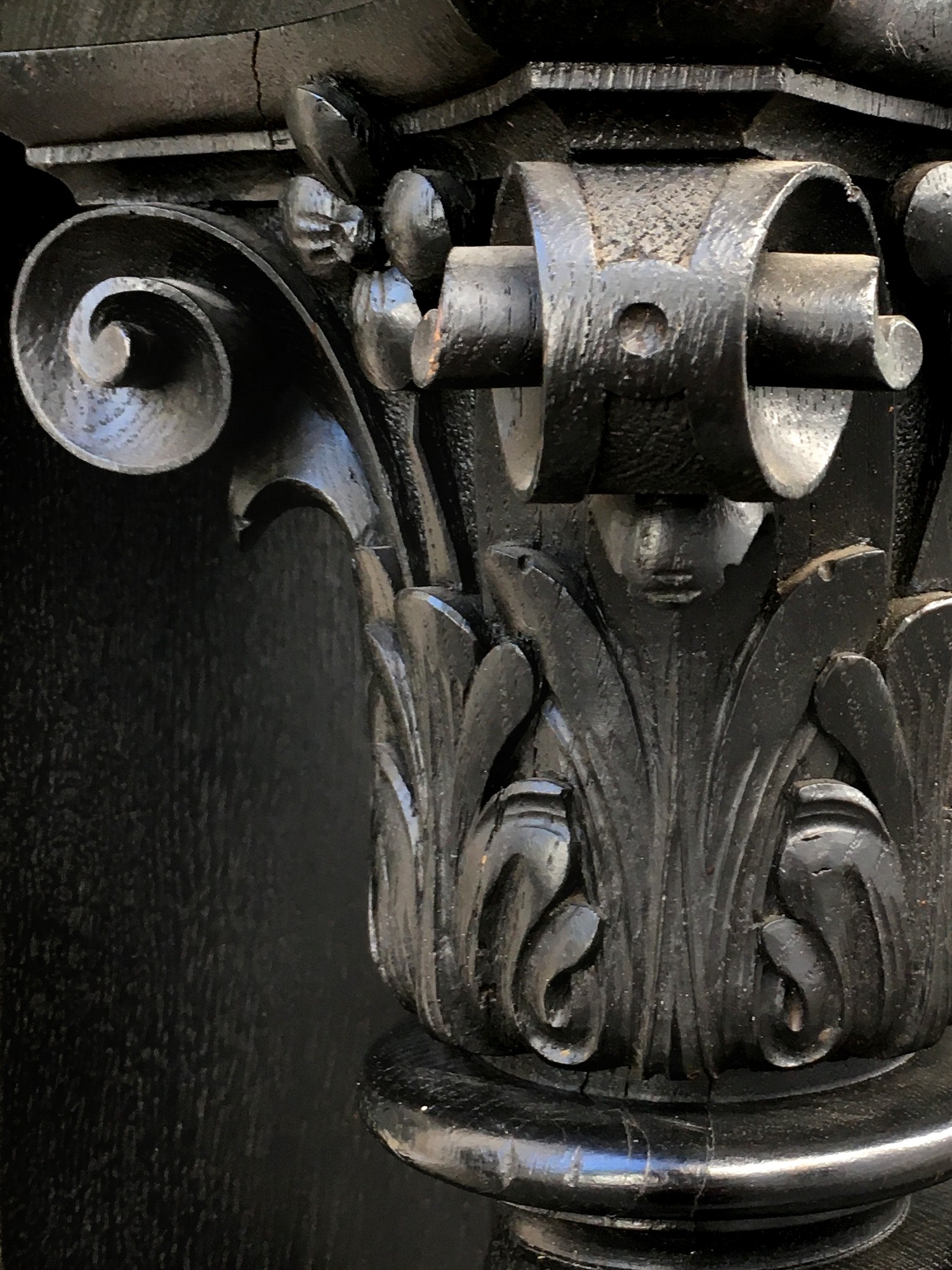 Schrank antik Säulen Danziger Barock Buffet Möbel facettierter Spiegel