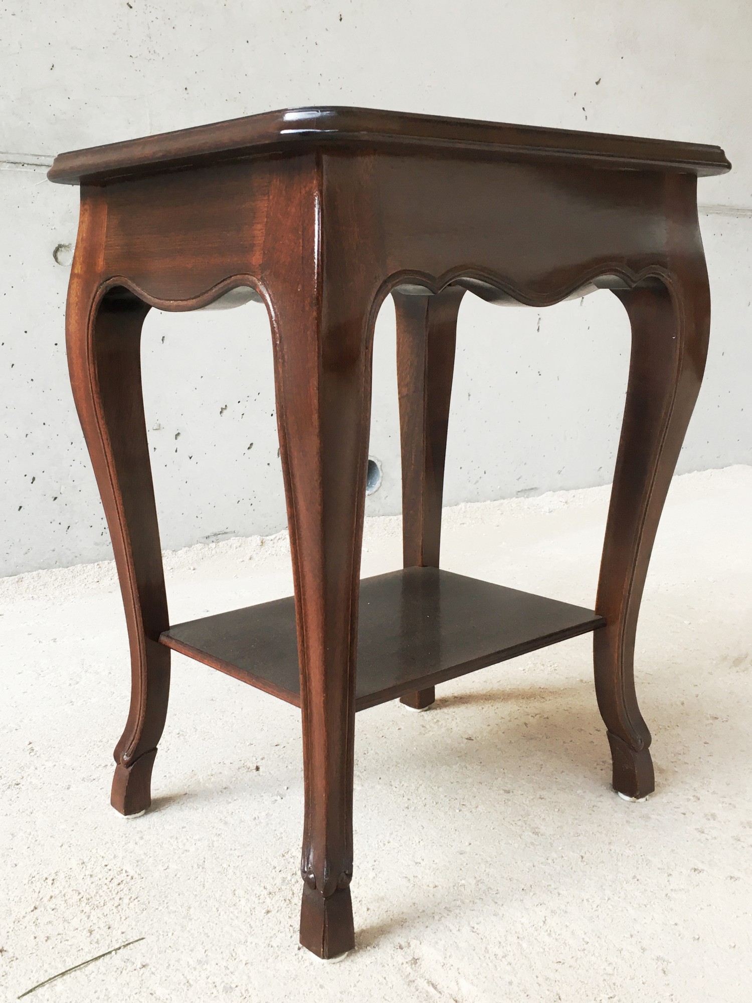 Nachttisch Nachttisch Antikstil Beistelltisch Holz Vintage Mahagonifurnier Antikstil Barockstil