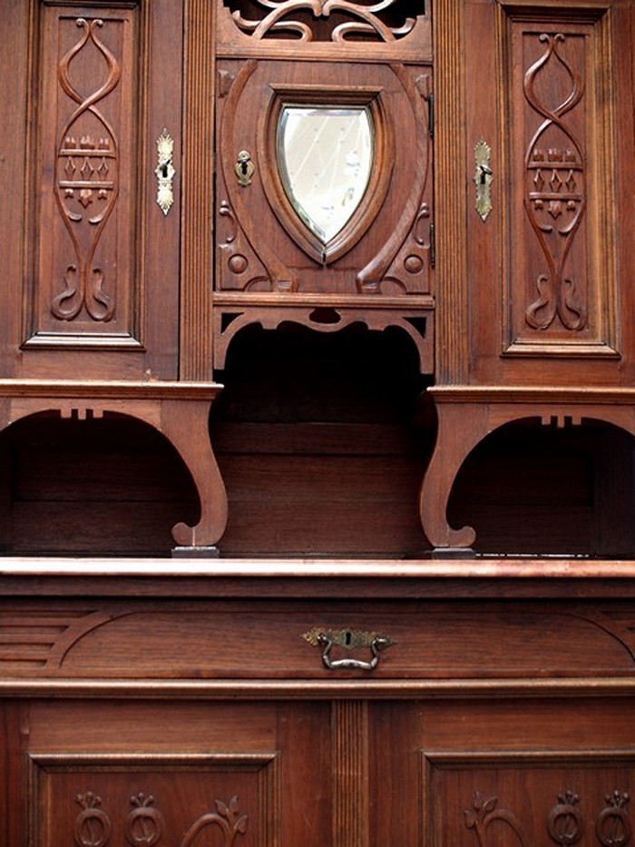 antik Antiker Schrank geschnitzt Buffet Peitschenschlag JUGENDSTIL