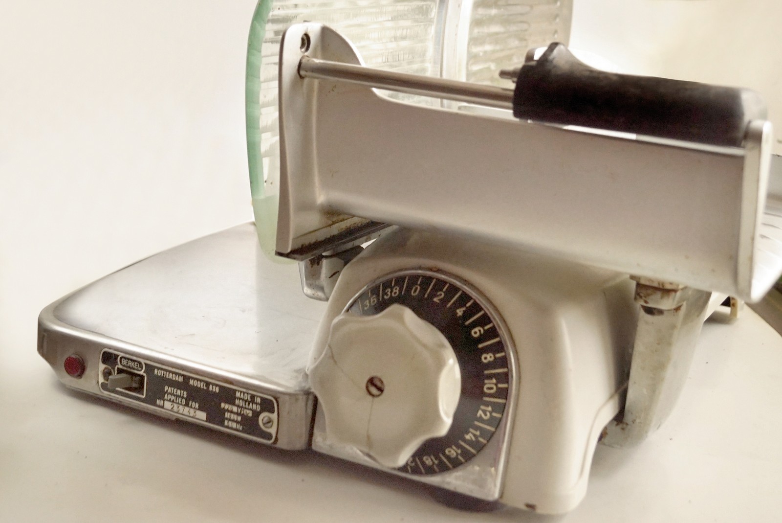 Vintage Berkel Aufschnittmaschine Mid Century 836 beige Design proisciutto Brotmaschine Brotschneidemaschine Küchengerät Retro Küche Retroküche Küchenmaschine proisciutto 50s 60er-Jahre