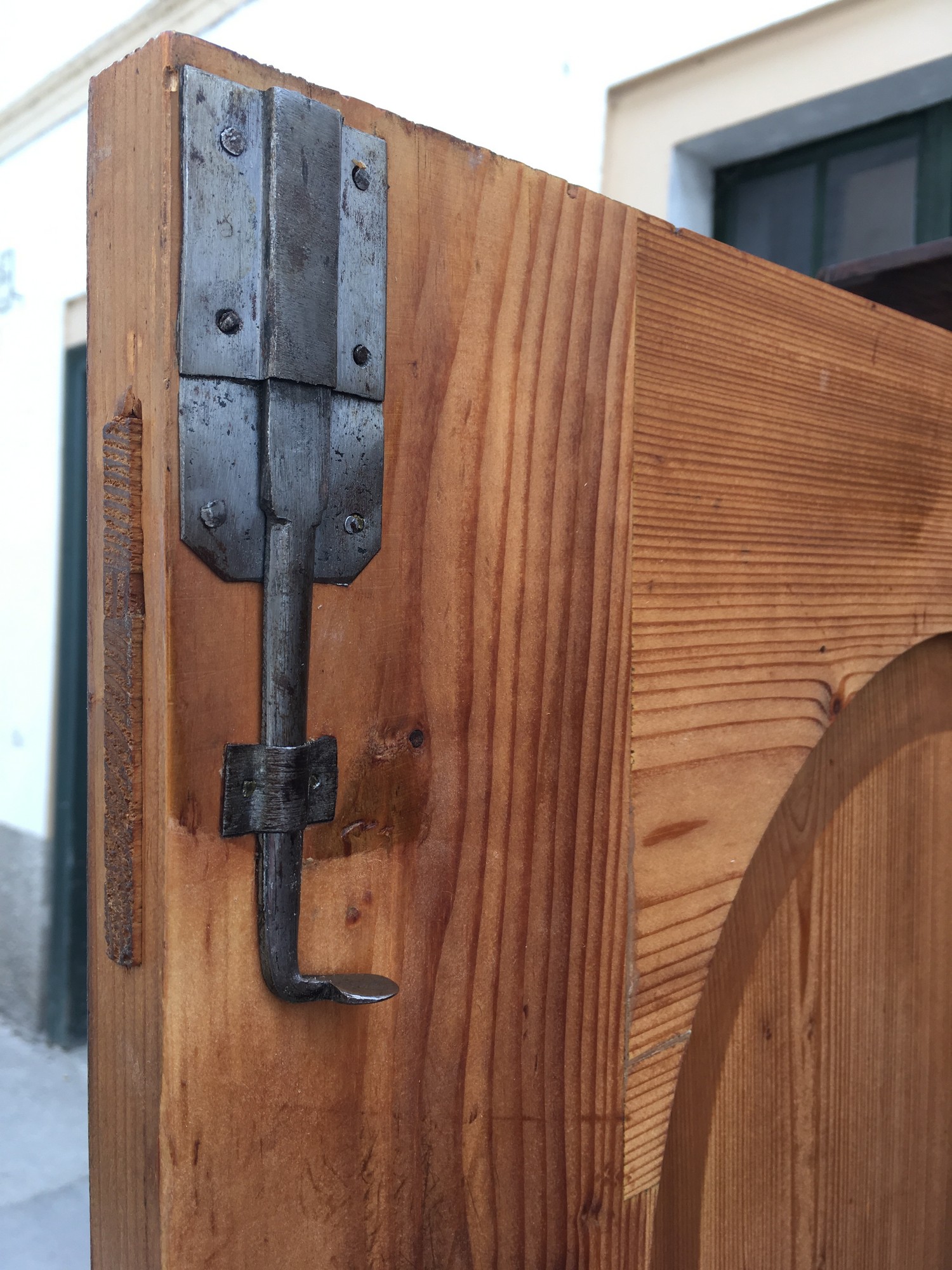 Antiker Schrank Biedermeier Keilschrank Hallenschrank restauriert