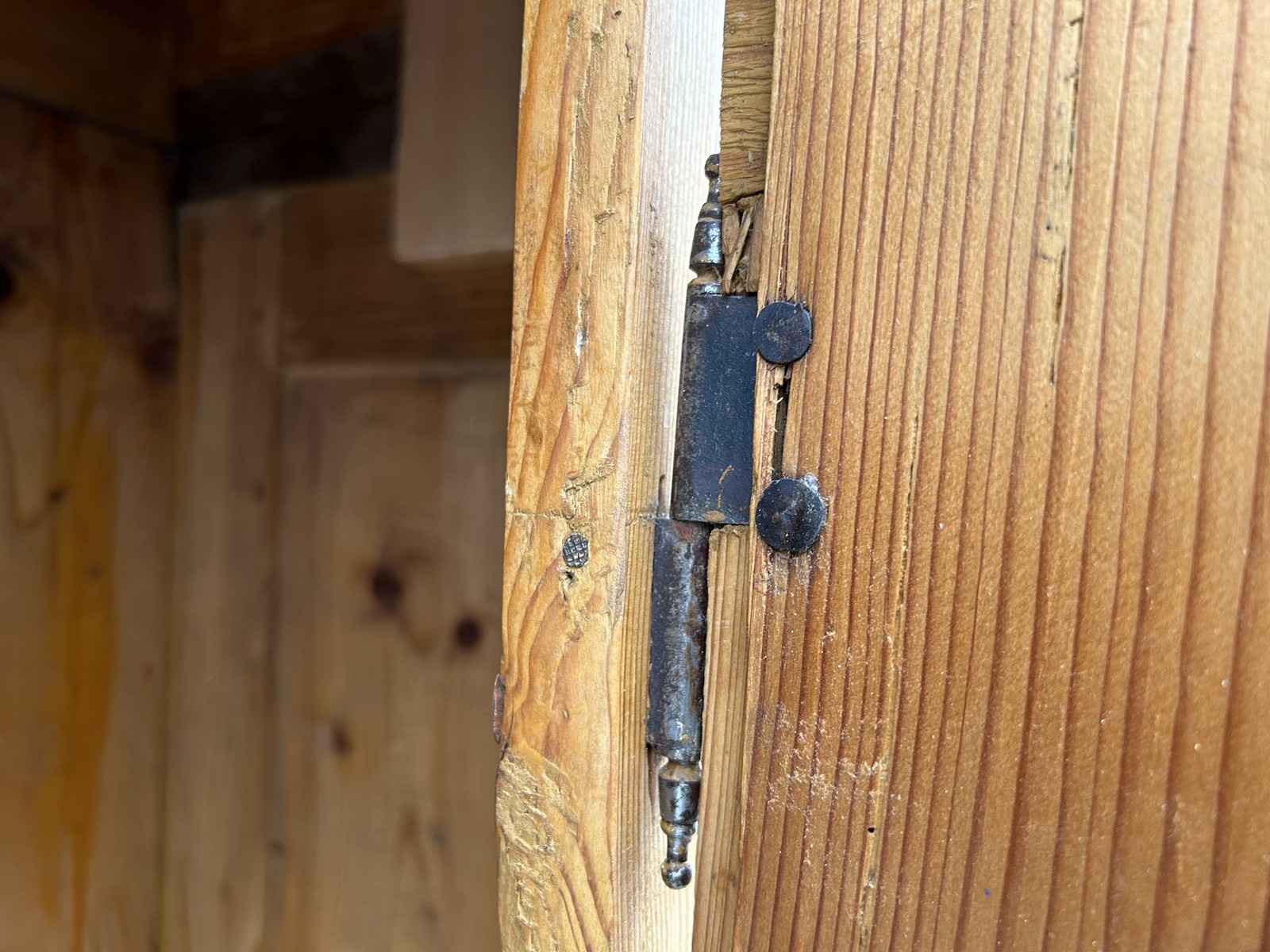 Antiker Bauernschrank Weichholz Kleiderschrank 1-türig