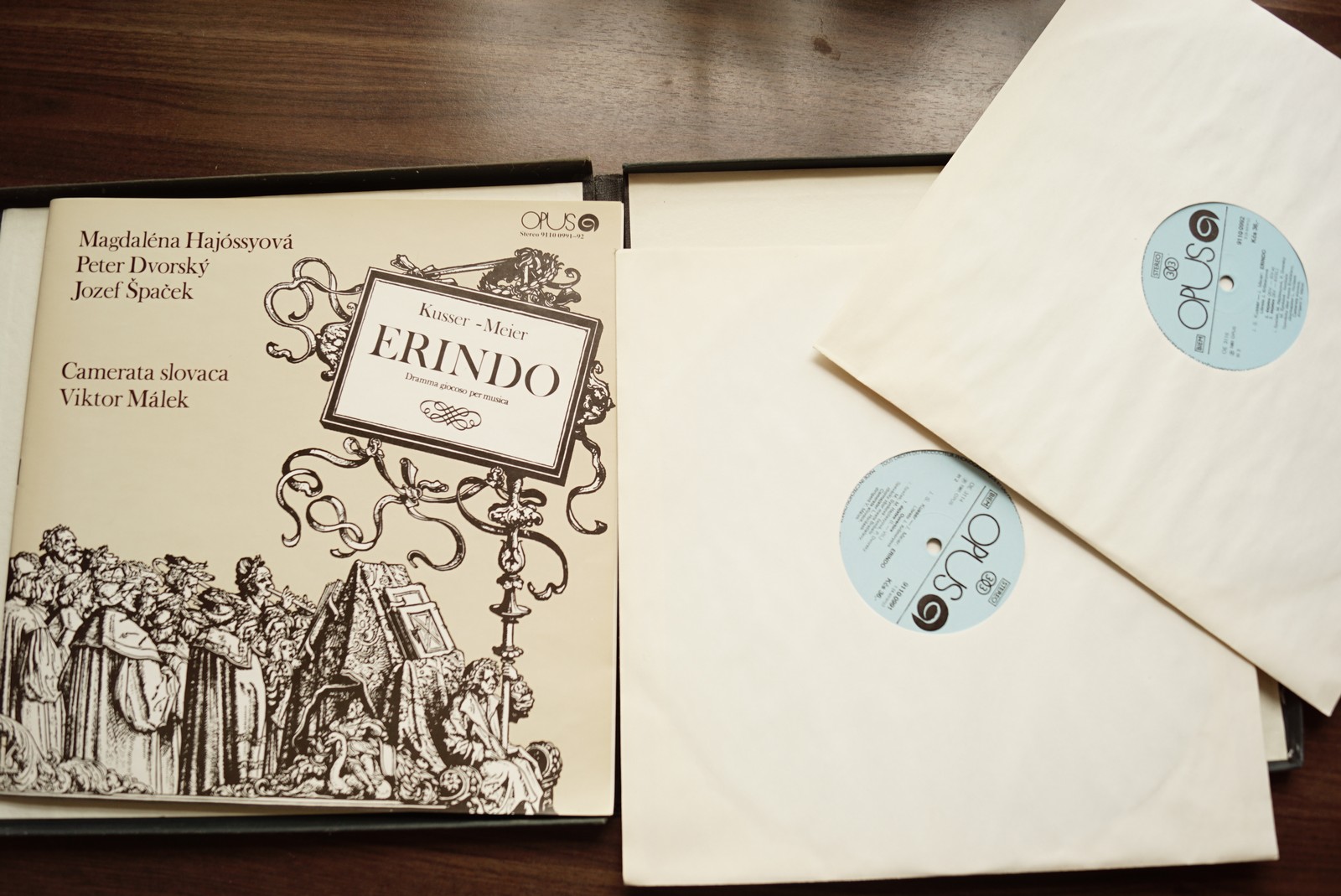 ERINDO OPER, 2er-LP mit Booklet