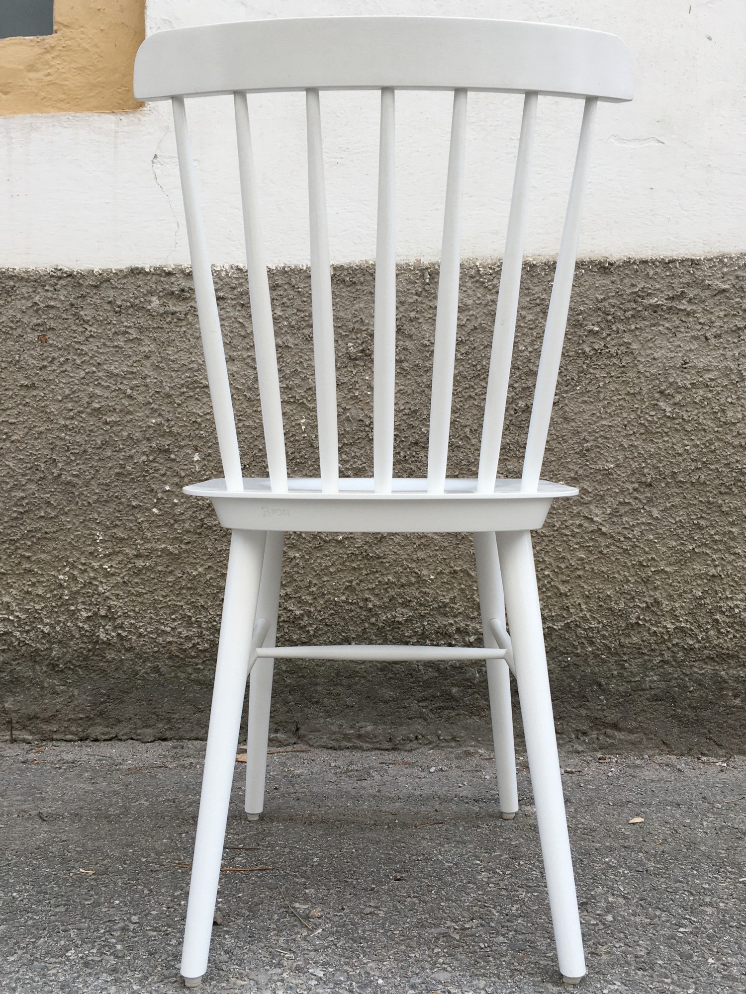 Ton Ironica Sessel weiss