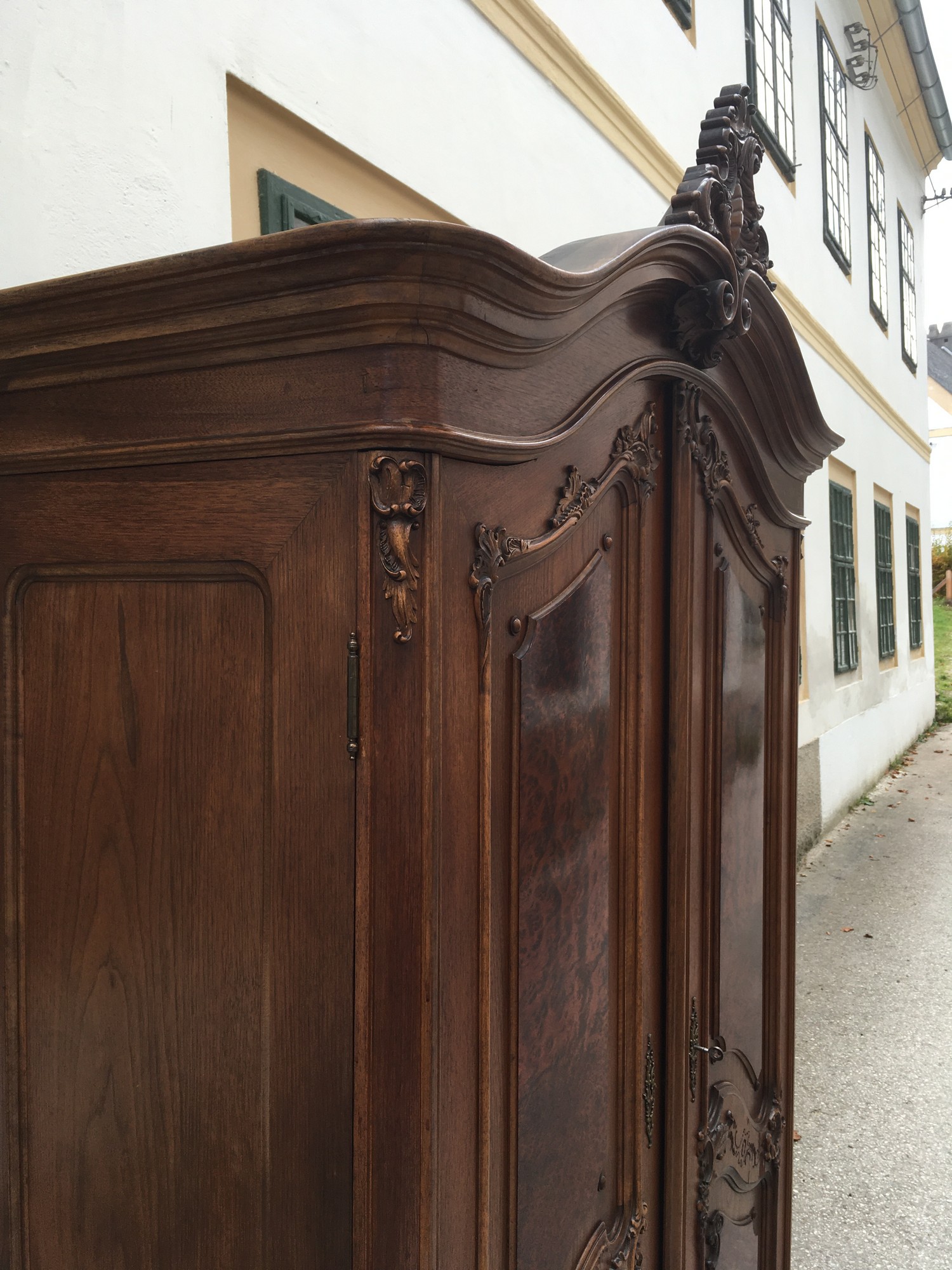 Historismus Schrank Kleiderschrank antik beschnitzt Wiener Pfeifenbarock