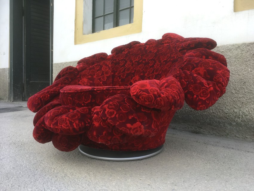 Sofa Bretz Rosy Stuhl Rosenstoff rot Sofastulh Sessel Rosen