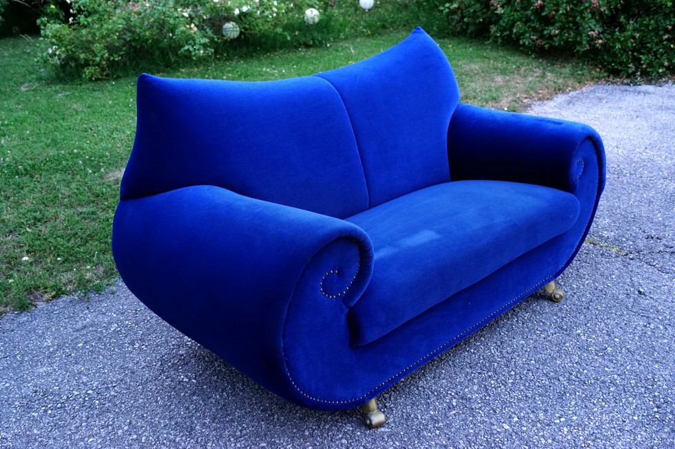 Bretz Sofa blau Gaudi