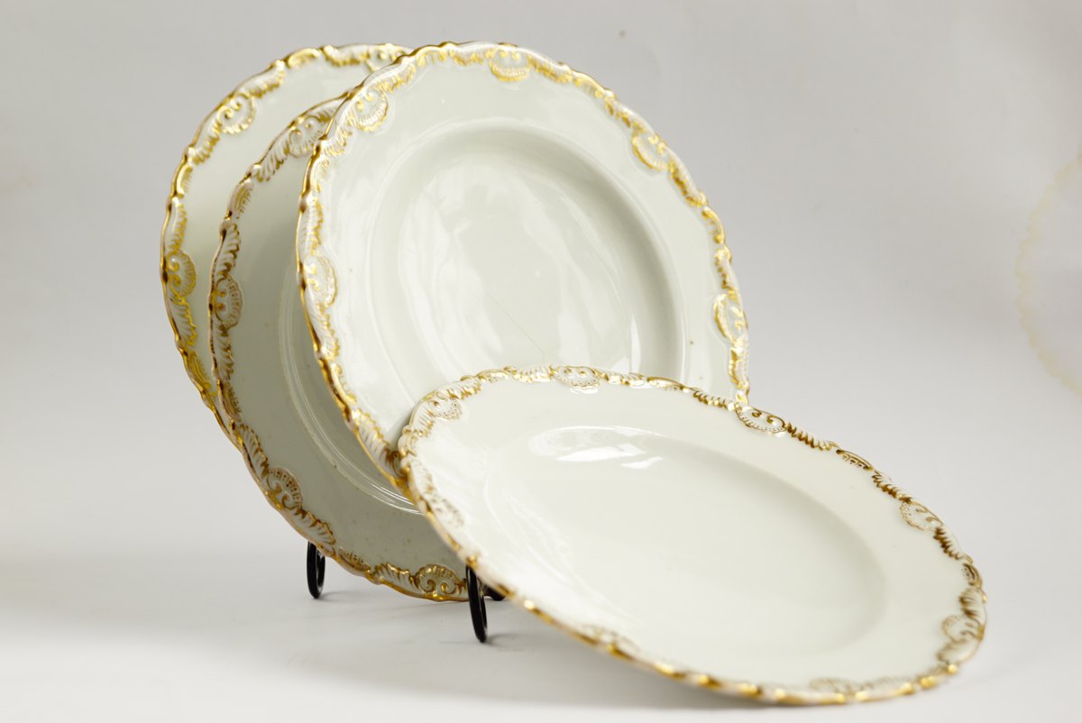 Antiker Biedermeier Teller Carlsbad Porzellan elfenbein Goldrand