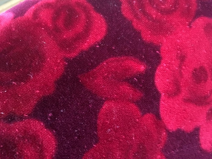 Bretz Rosenstoff Sofa