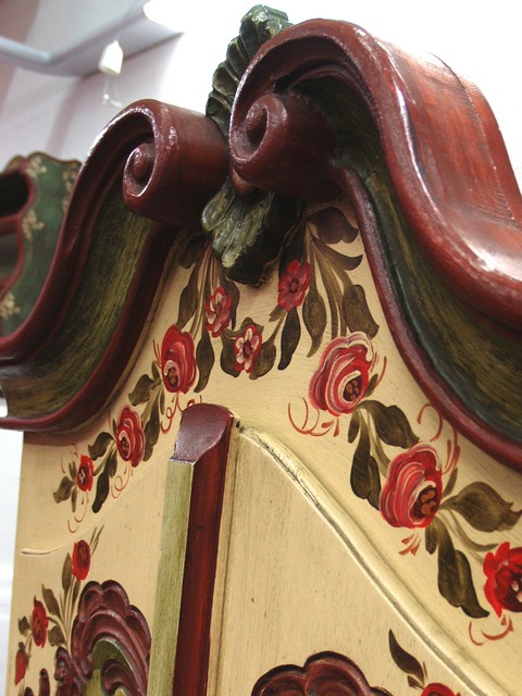 Bauernschrank antik handbemalt Barockstil