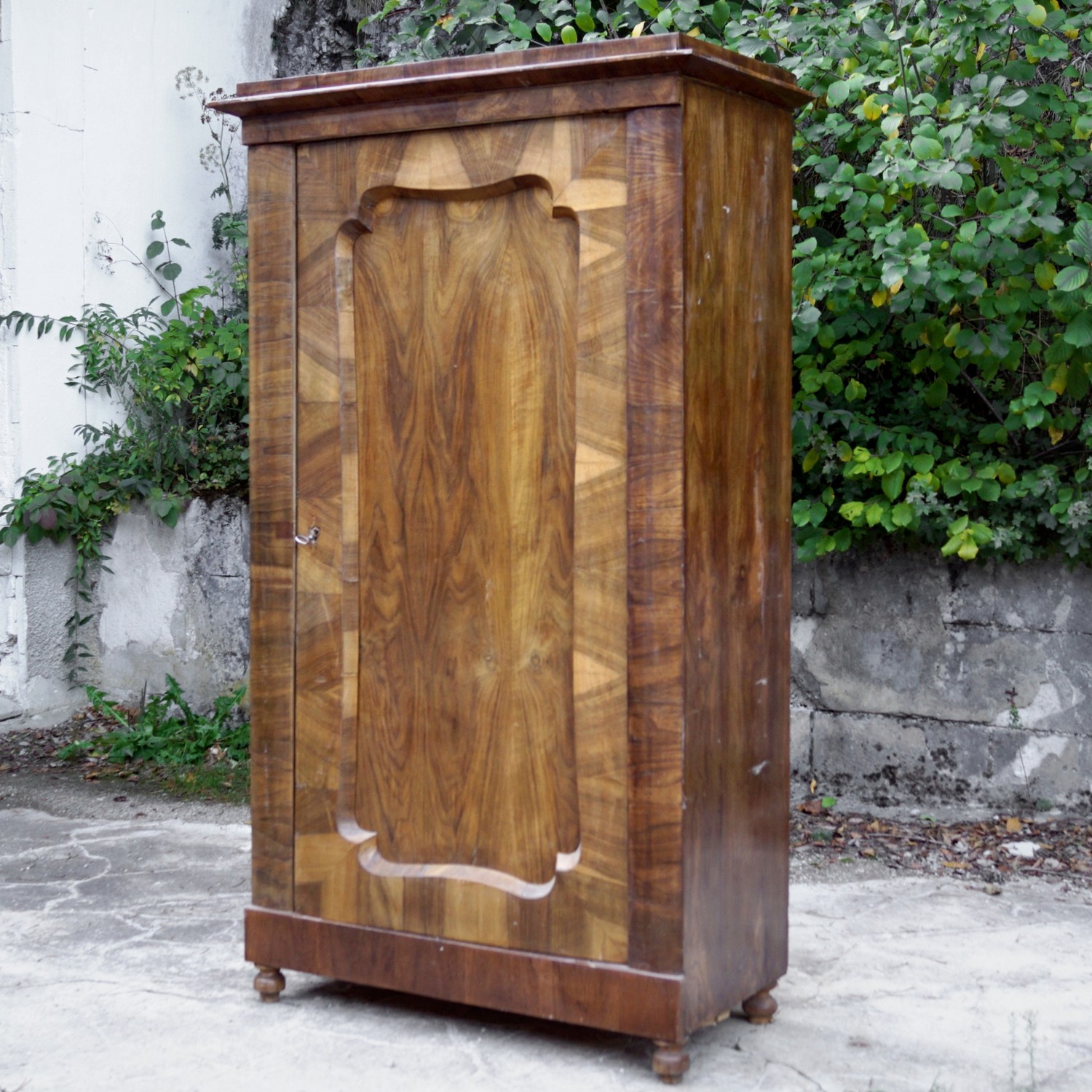 antiker Schrank Vollholz furniert Nuss Biedermeier Wien