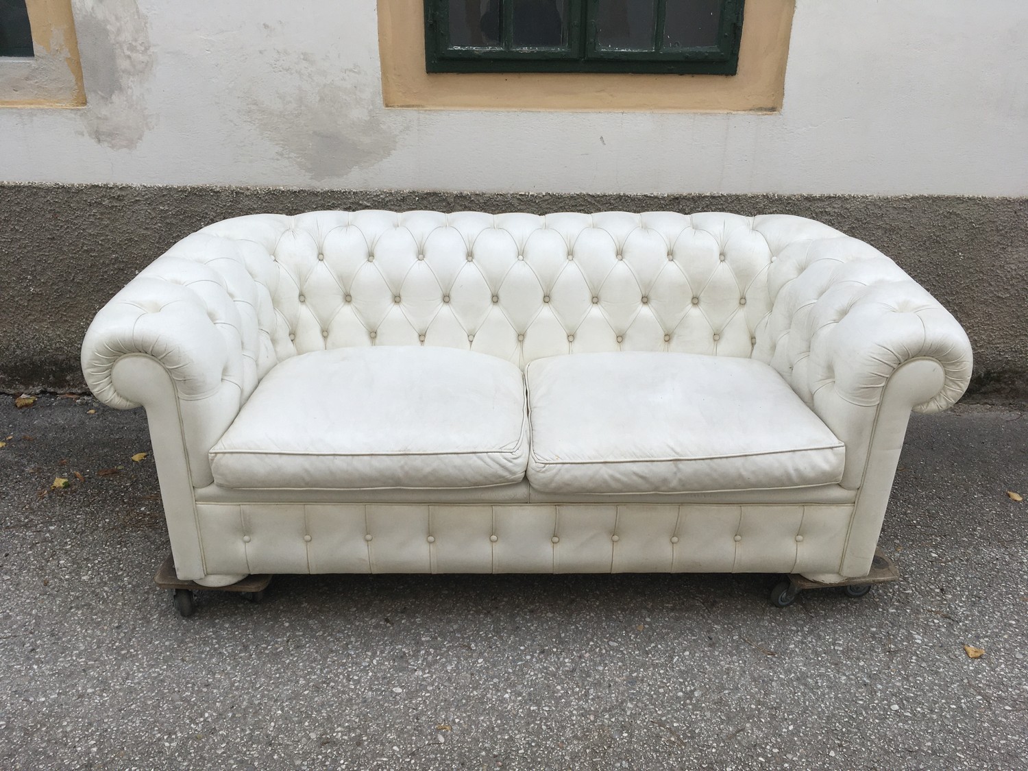 Sofa Couch Chesterfield Leder creme weiß Clubsofa Dreisitzer