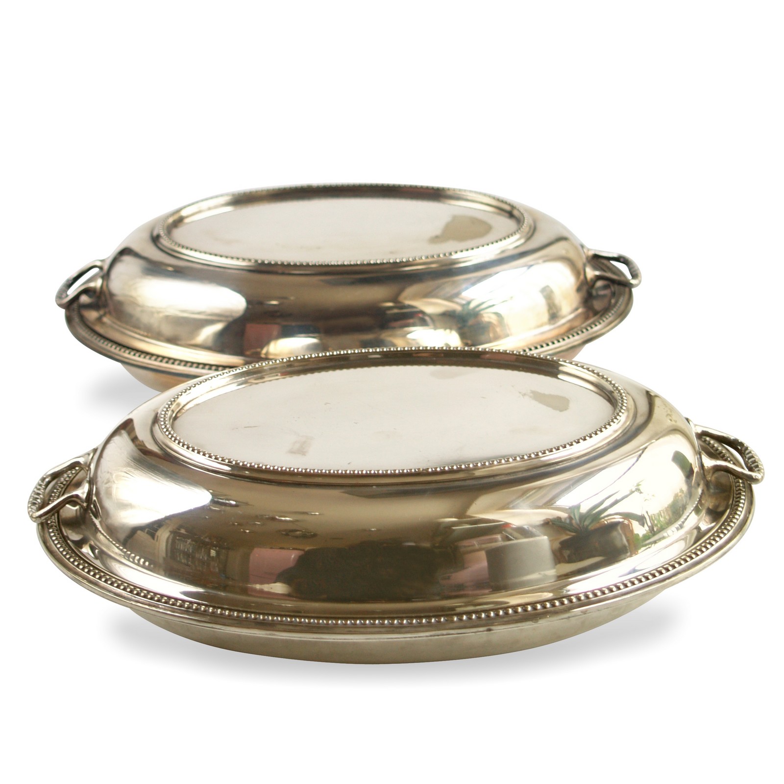 Servierplatte versilbert mit Deckel