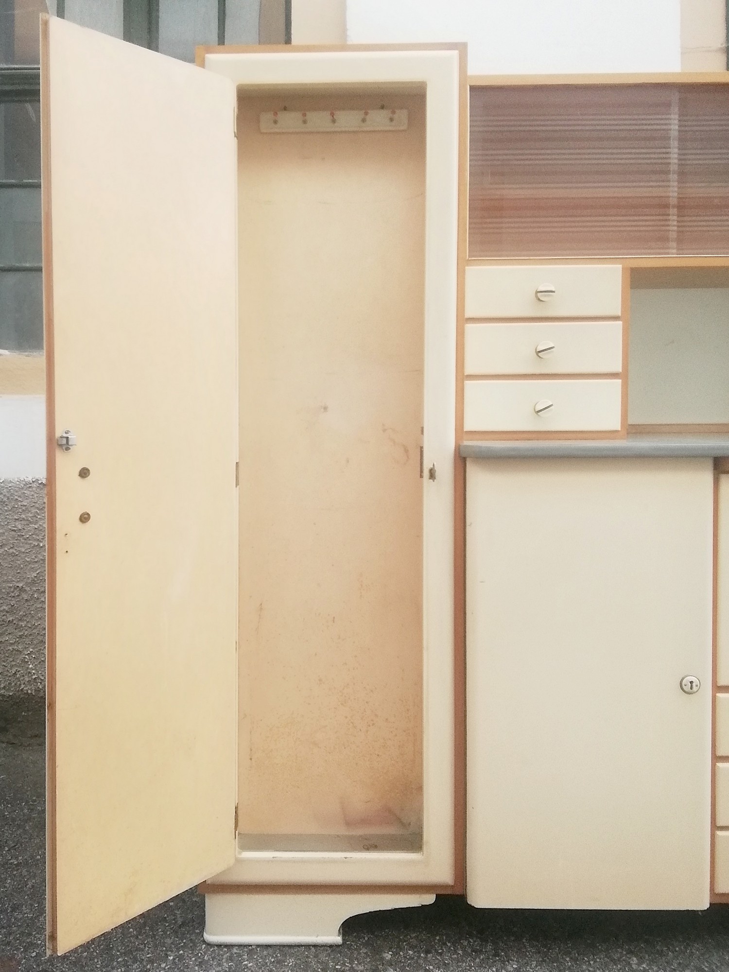 Küchenschrank antiker Schrank creme Vintage Kredenz Geheimtüre