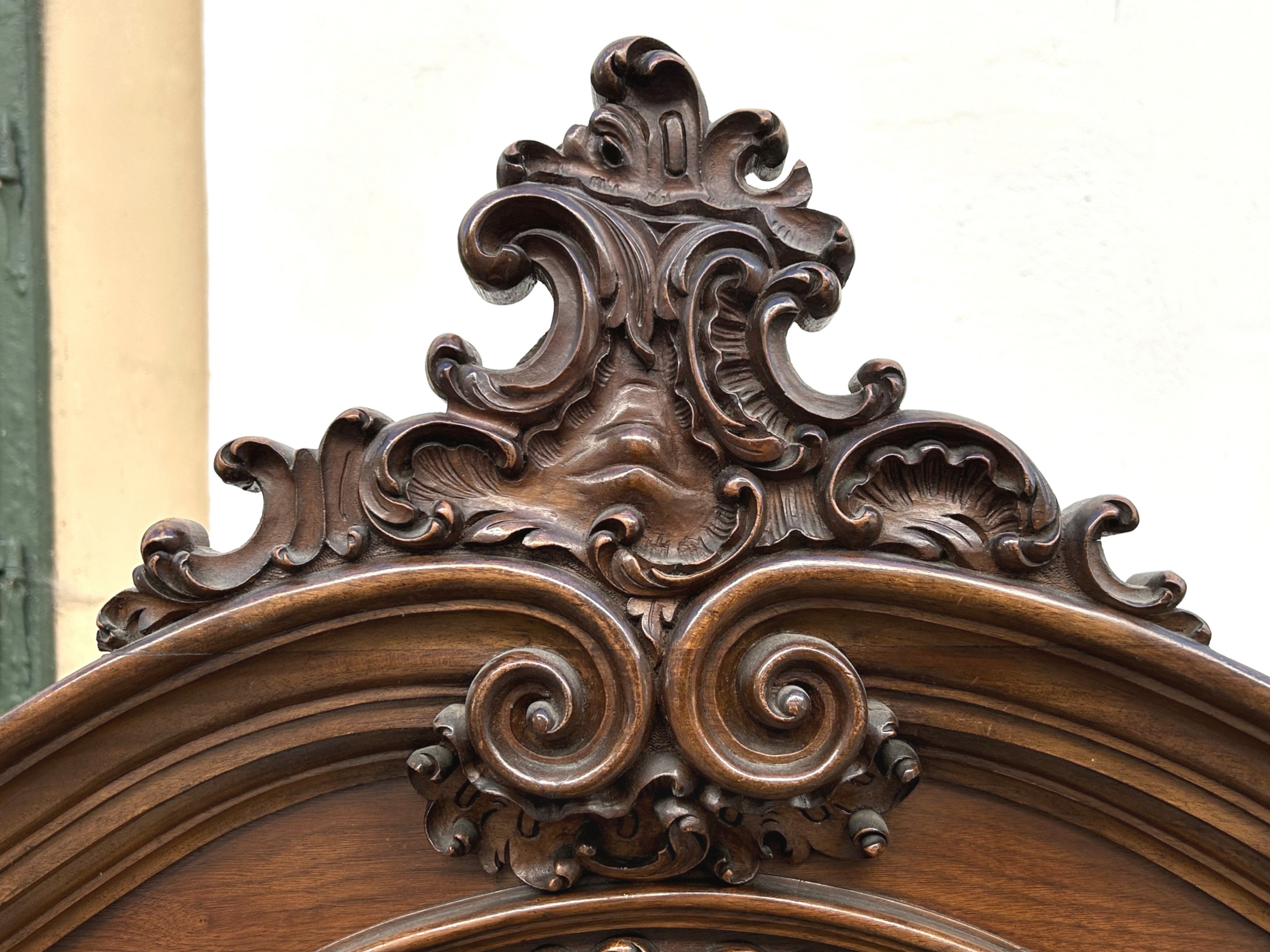 Garderobeschrank antik Wiener Pfeifenbarock 1870 Möbel mit großem Spiegel und Marmorplatte