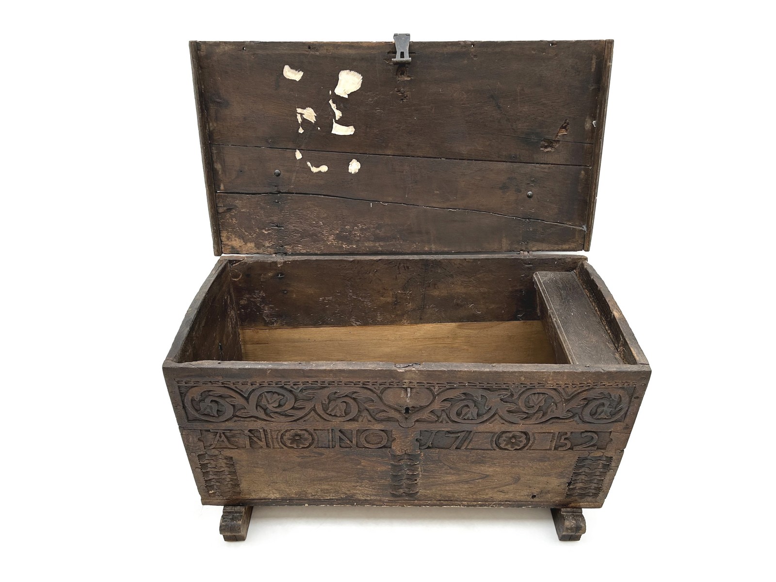 Antike Truhe Eiche massiv 18. Jhdt Eisenbeschläge