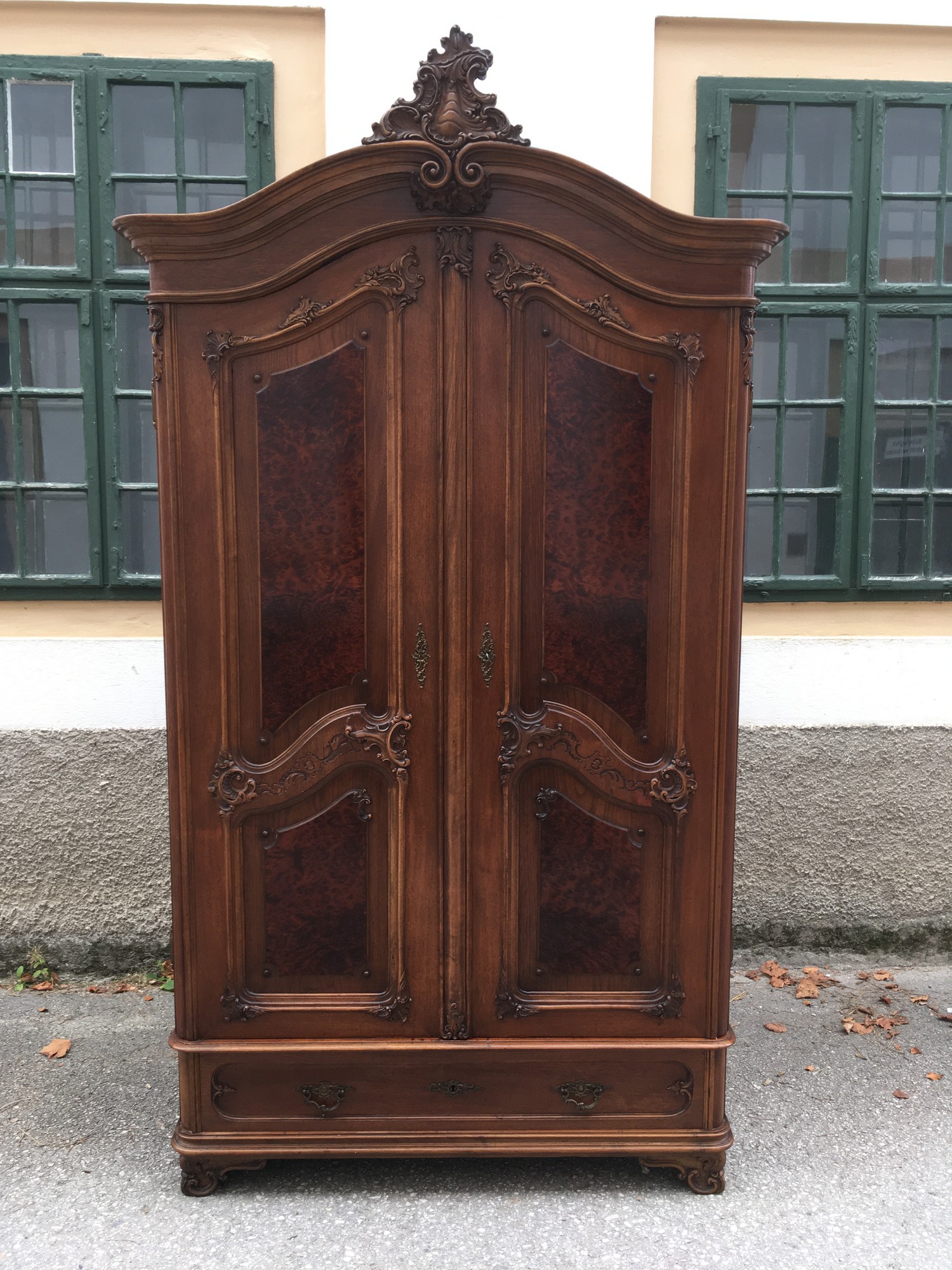 Historismus Schrank Kleiderschrank antik beschnitzt Wiener Pfeifenbarock