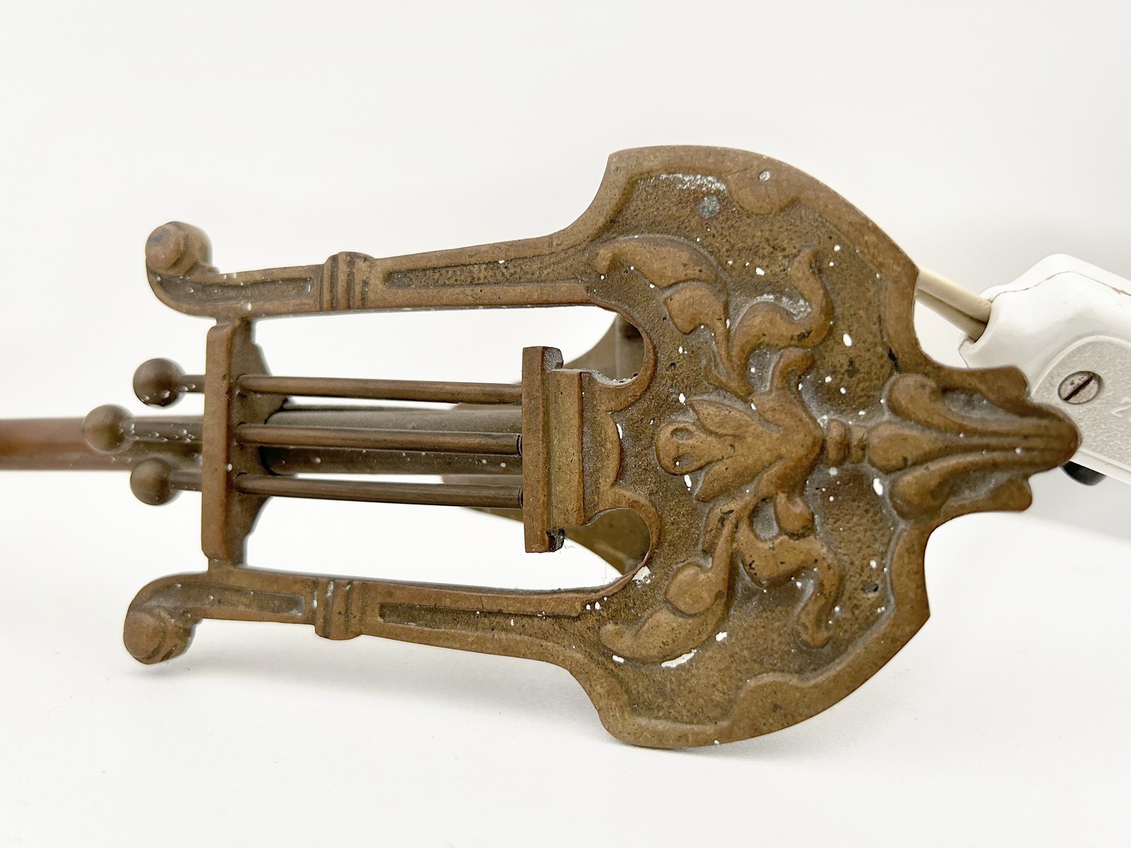 Vintage Klemmlampe antiker Leuchter Orchesterlampe Notenständer Muschel Lyra Wandlampe Tischlampe Tischleuchter Metronom Antiquität Art Deco