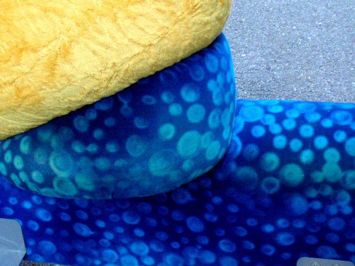 Bretz Designerbett Bretz Doppelbett Blumen blau gelb Designklassiker