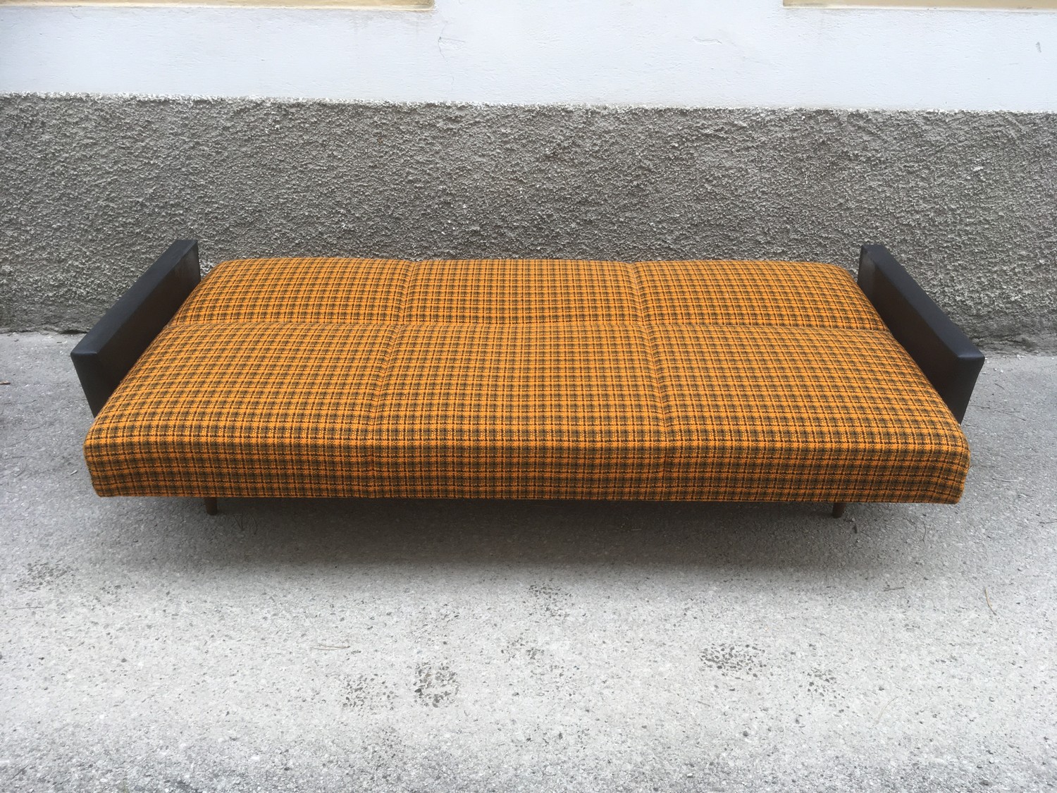 Sofa Retro Bett Schlafsofa Design Lounge Möbel gebraucht senfgelb Bettbank Stauraum