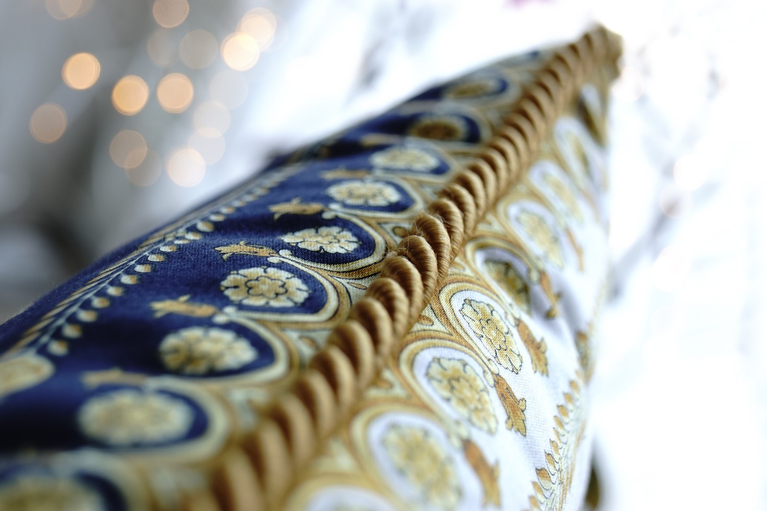 Versace Kissen gold-weiß Design * I ♡ BAROQUE Medusa blau Design für's Sofa