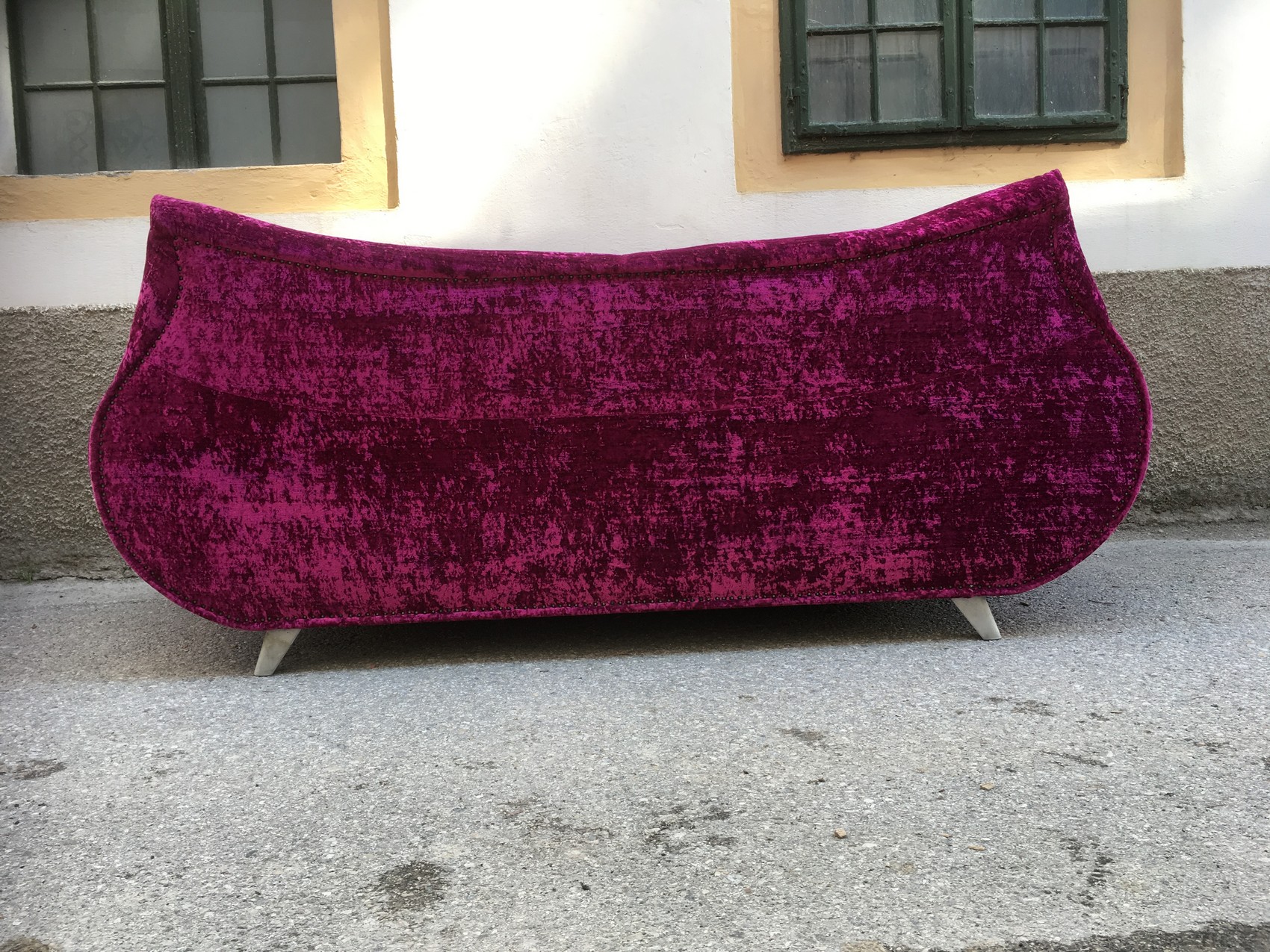 Bretz Sofa Gaudi lila Glamoursamt