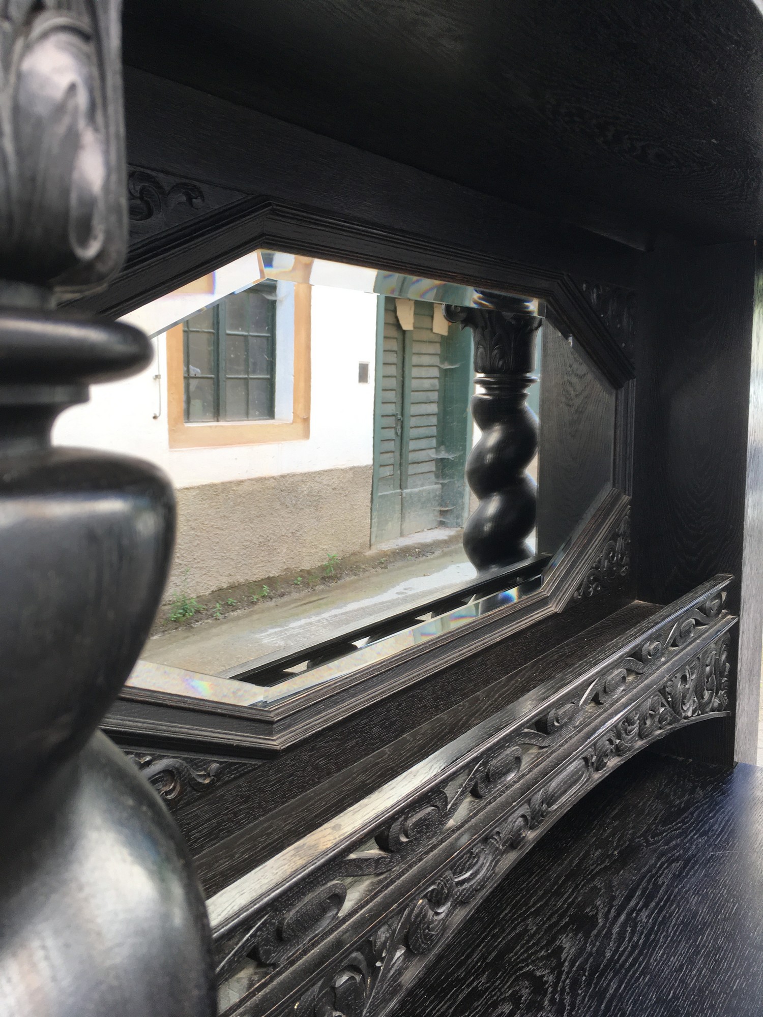 Monumentales Schrank antik Säulen Danziger Barock Buffet Möbel facettierter Spiegel