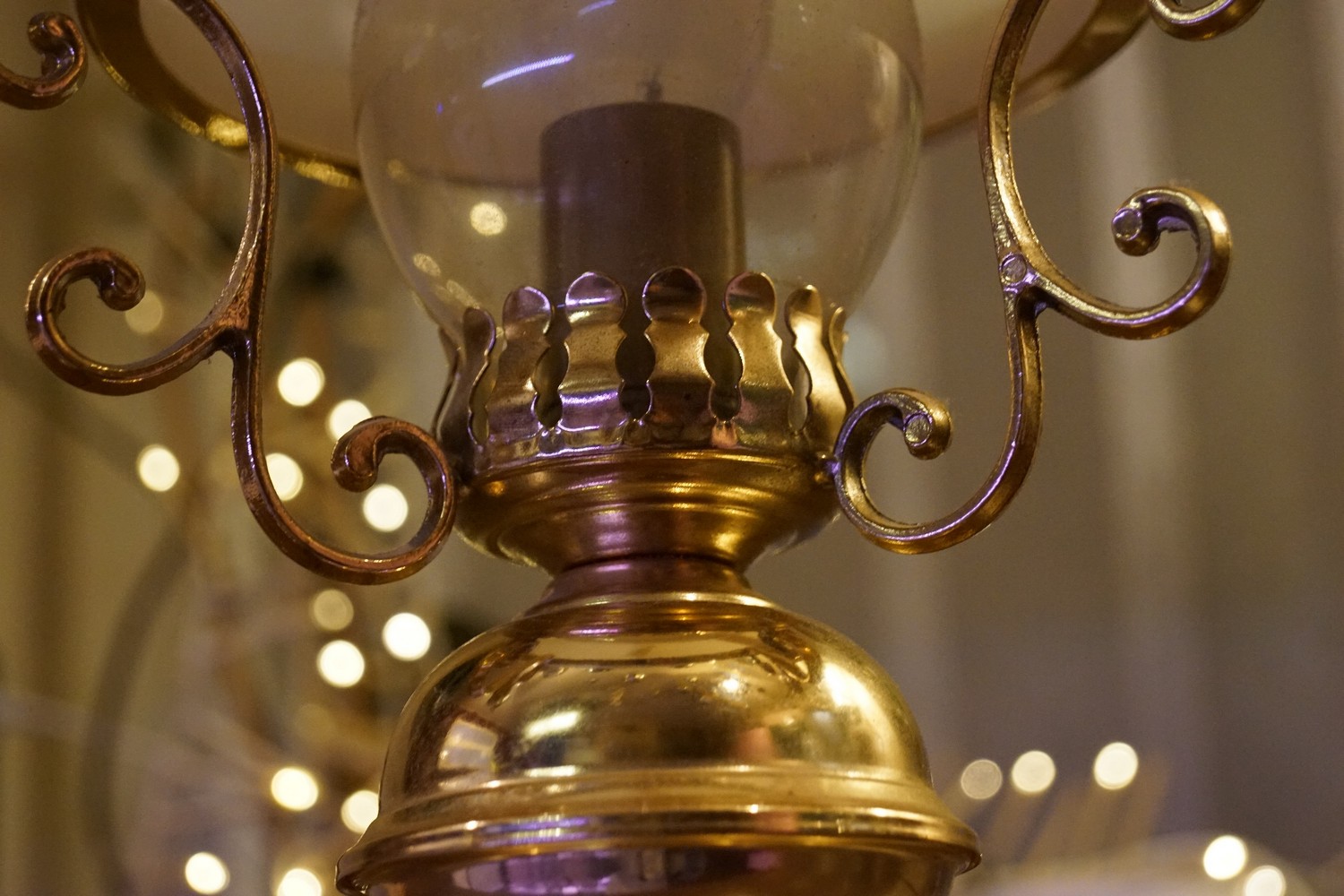 Petroleumlampe elektrisch Messing Glas Schreibtischlampe