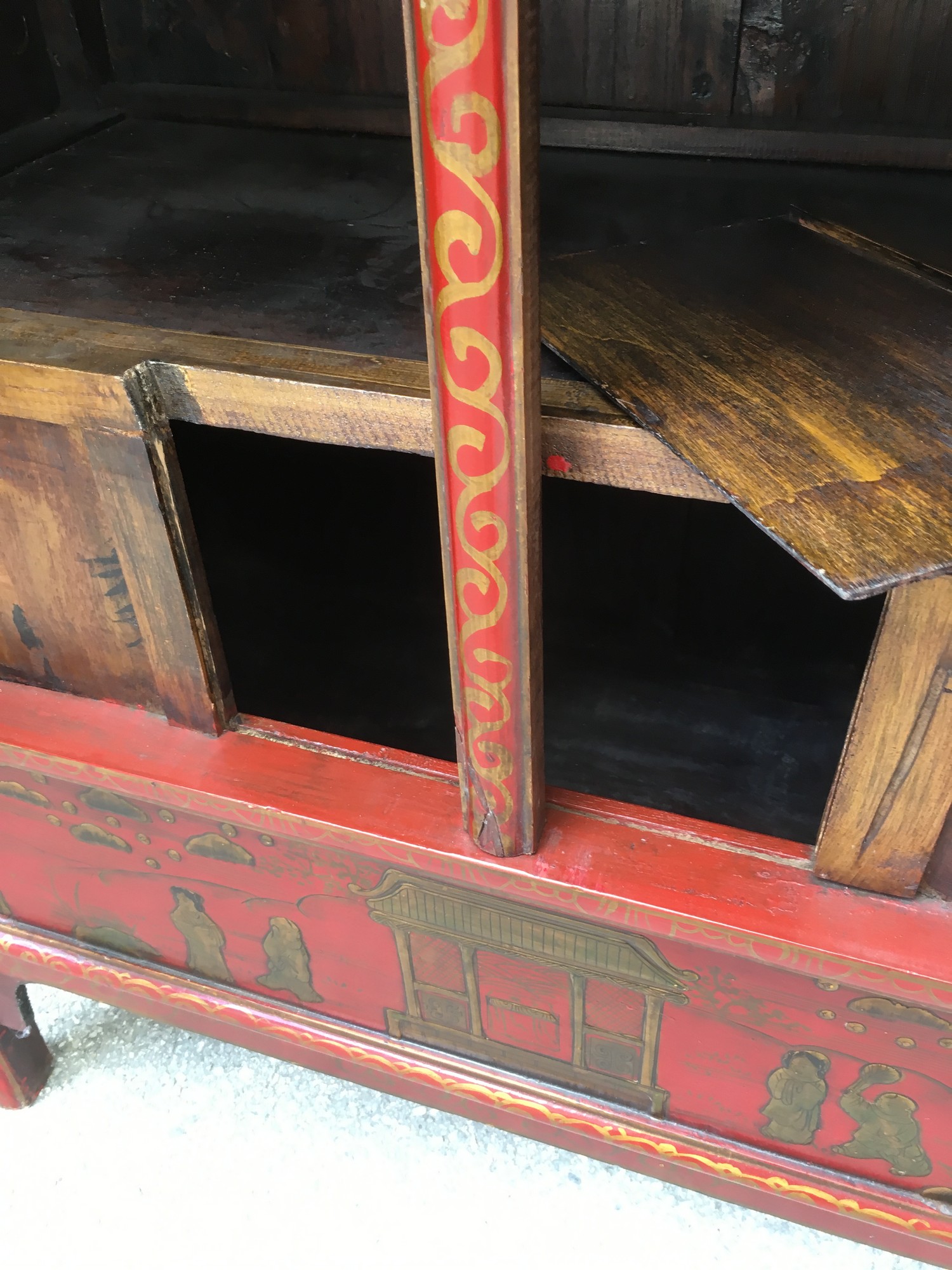 Hochzeitsschrank China rot gold mit Geheimfach