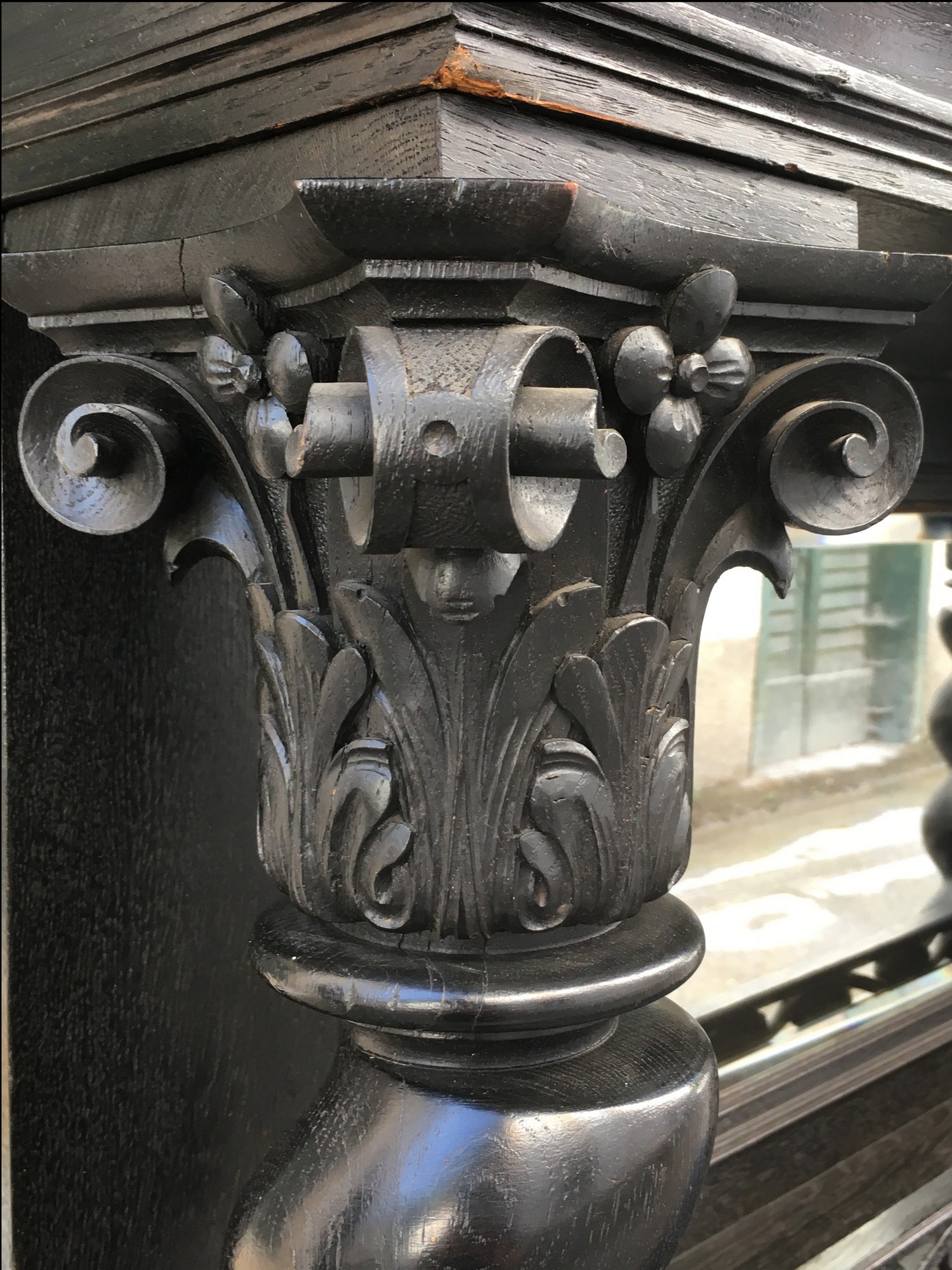 Schrank antik Säulen Danziger Barock Buffet Möbel facettierter Spiegel