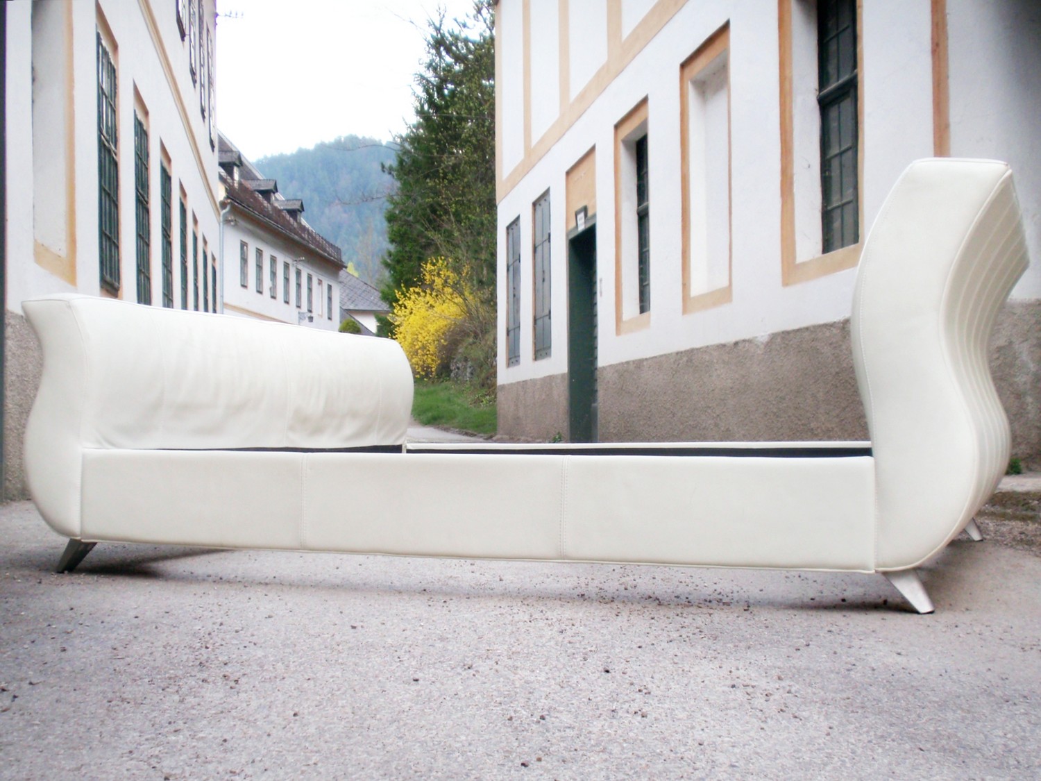 Bretz Bett Leder weiß creme Moon hoches Betthaupt Doppelbett 200x180