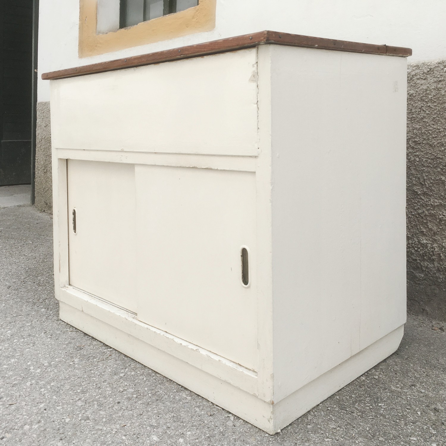 Kommode Vintage weiß Vollholz antik Omas Küchenschrank 30er-/40er-Jahre