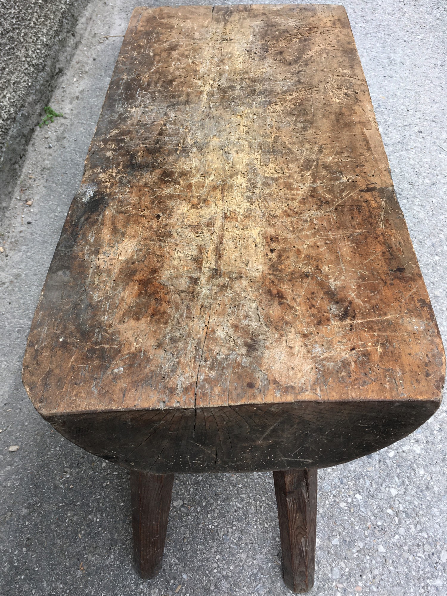 Bauerntisch antik Vollholz Hackstock Blumenbank Möbel Weinstube Bar