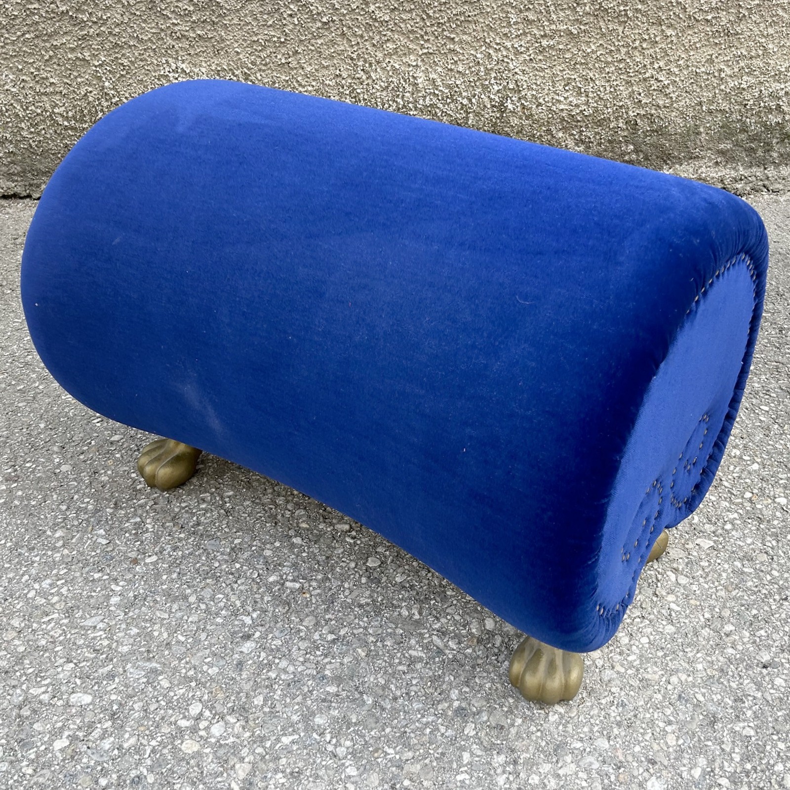 BRETZ Gaudi Hocker Fusshocker blau Velours Designklassiker Sitzhocker