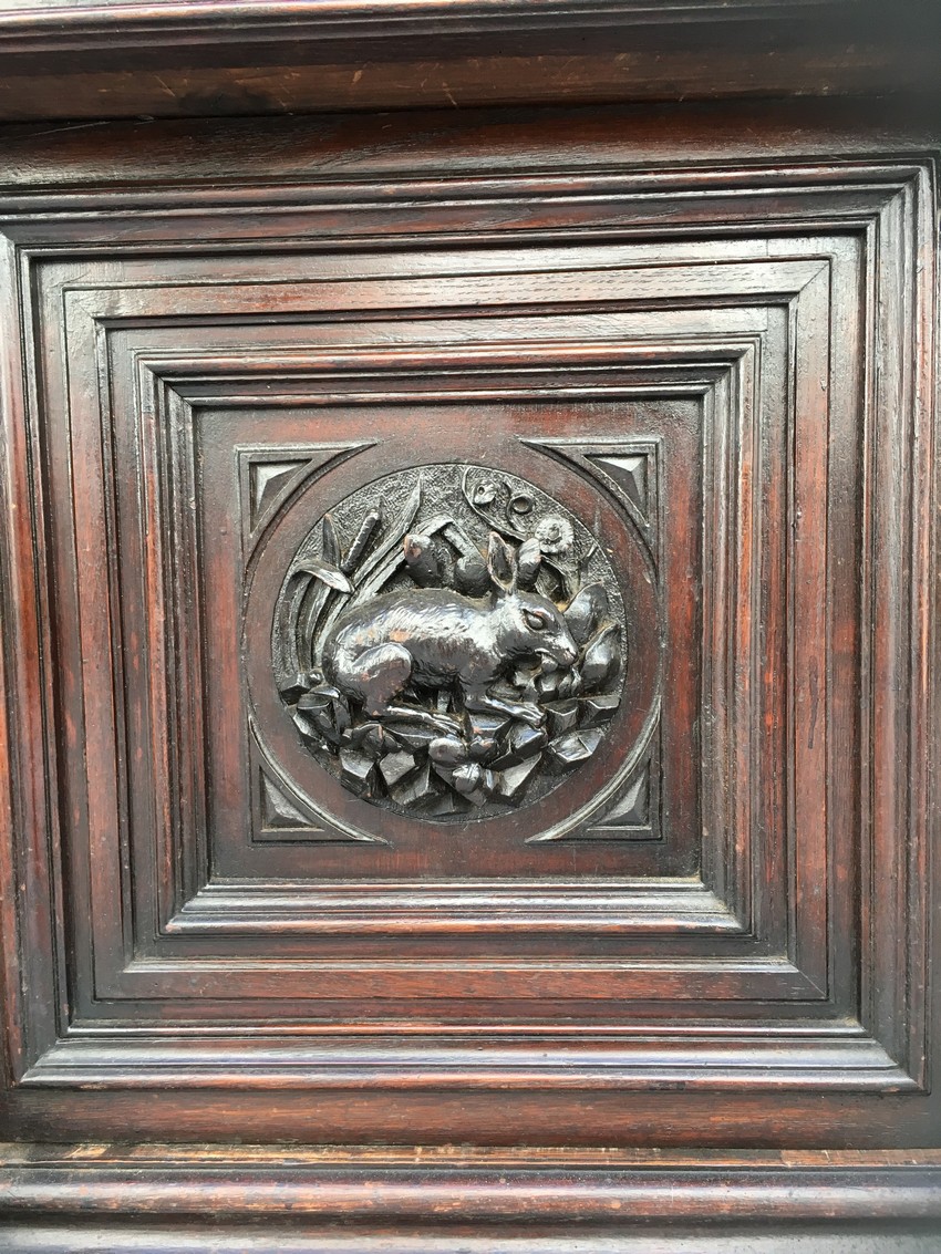 Schrank antik Jagd Tiere