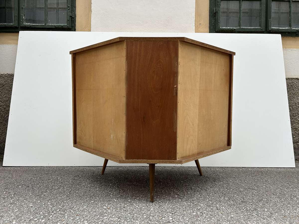 eckschraenkchen vintage