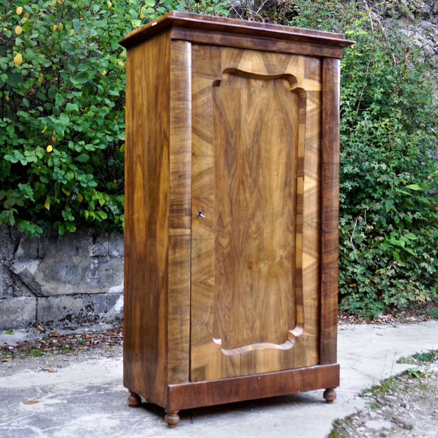 antiker Schrank Vollholz furniert Nuss Biedermeier Wien