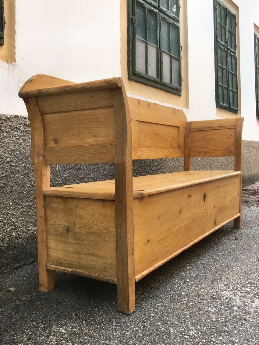 Truhensitzbank antik