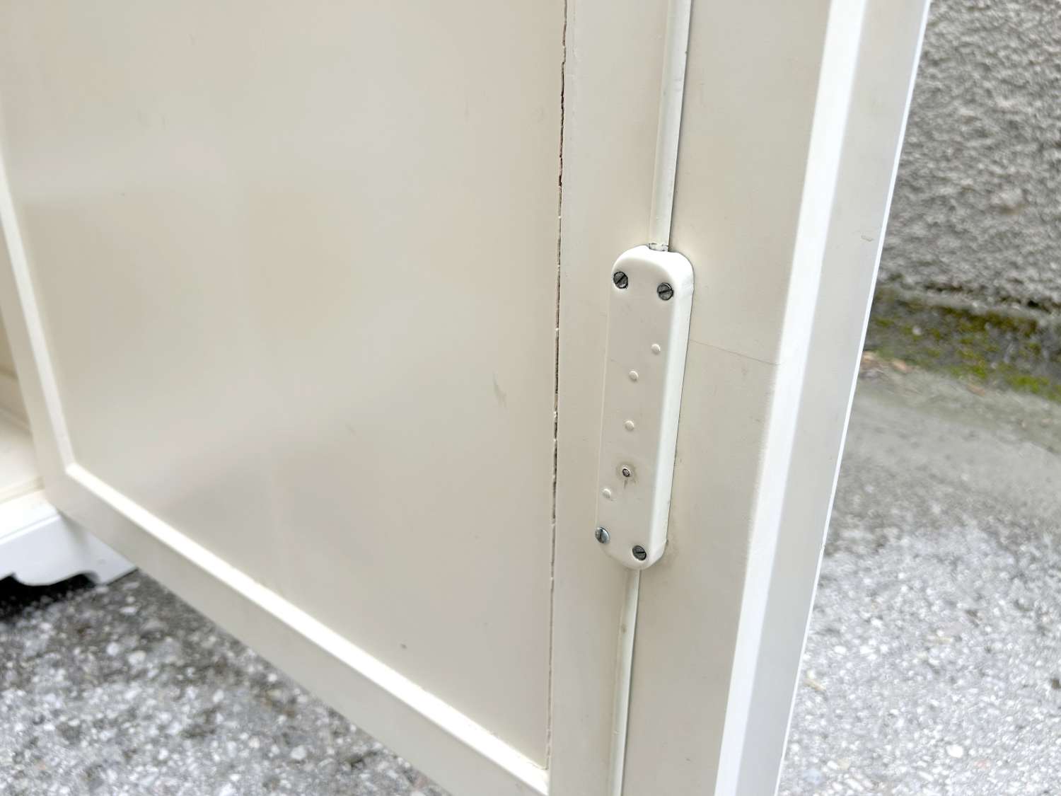 Schrank Möbel antik weiß