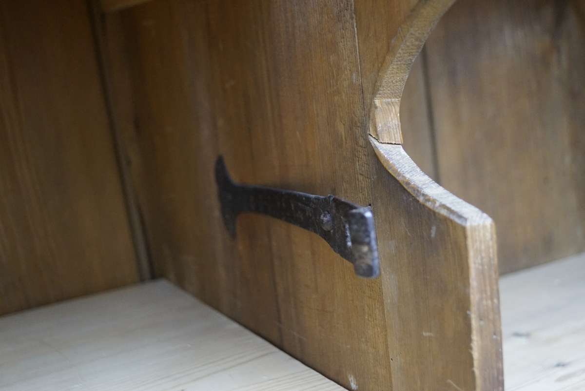 Bauernschrank antik