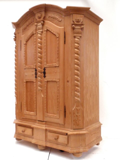 Bauernmöbel antiker Bauernschrank