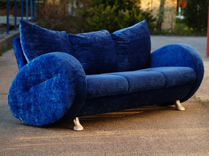 Bretz Sofa