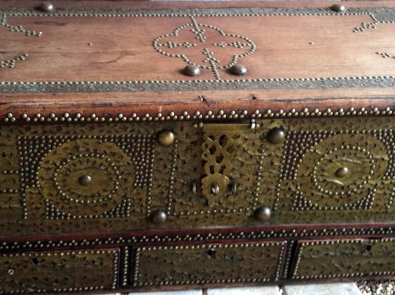 antike Truhe Messing