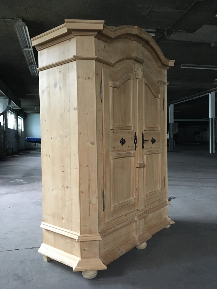 Bauernschrank neuzeitlich