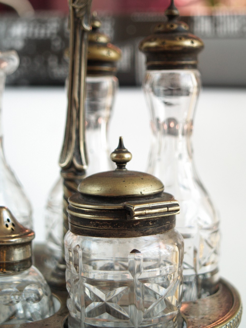 Gewürzbehälter Schütte Menage antik